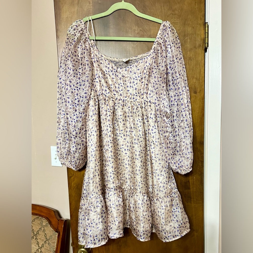Entro knee length dress size large like new condition.